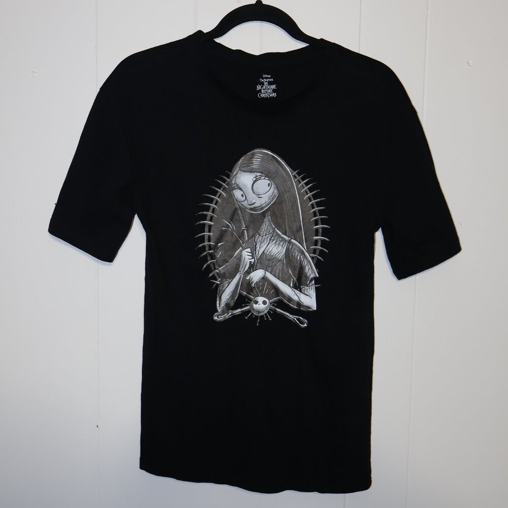 Disney The Nightmare Before Christmas Sally Graphic T-Shirt – Black‎ (Women’s S)